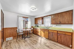 1707 11th Ave, Green Bay, WI 54304 - Photo 15