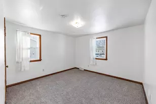 1707 11th Ave, Green Bay, WI 54304 - Photo 9