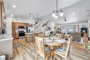 444 Sunny Vista Ct, Seymour, WI 54165 - Photo 7