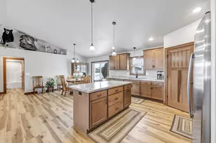 444 Sunny Vista Ct, Seymour, WI 54165 - Photo 9