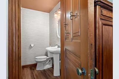 1107 Algoma Boulevard, Oshkosh, WI 54901 - Photo 15
