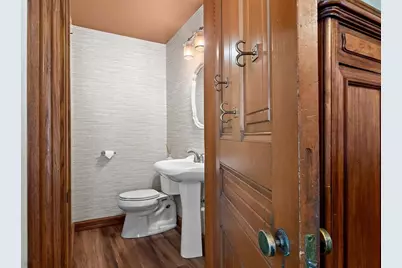 1107 Algoma Boulevard, Oshkosh, WI 54901 - Photo 15