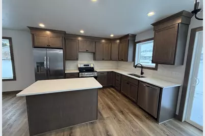 709 Robin Street, New London, WI 54961 - Photo 11