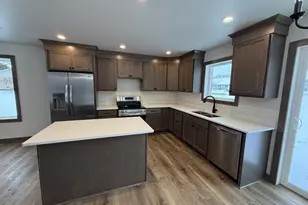 709 Robin St, New London, WI 54961 - Photo 11