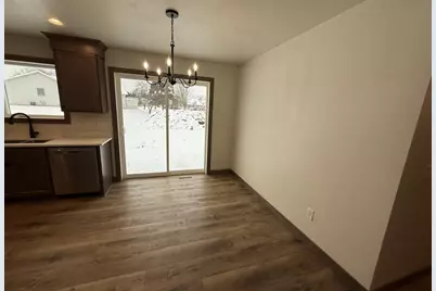 709 Robin Street, New London, WI 54961 - Photo 9