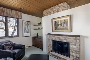 2136 White Swan Dr, Oshkosh, WI 54901 - Photo 33