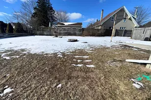 1212 Hawthorne St, Two Rivers, WI 54241 - Photo 7