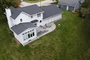 2180 Cumberland Dr, Green Bay, WI 54311 - Photo 57