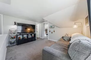 402 W 10th Ave, Oshkosh, WI 54902 - Photo 17