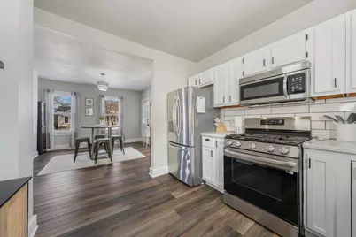 402 W 10th Avenue, Oshkosh, WI 54902 - Photo 7