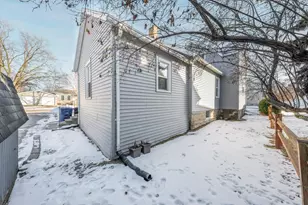 402 W 10th Ave, Oshkosh, WI 54902 - Photo 23