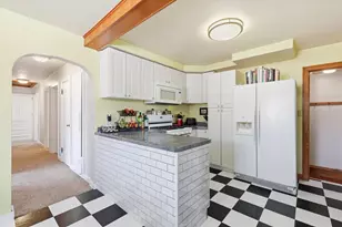 807 N Badger Ave, Appleton, WI 54914 - Photo 9