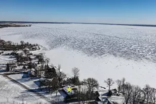 9205 Willow Ln, Fremont, WI 54940 - Photo 7