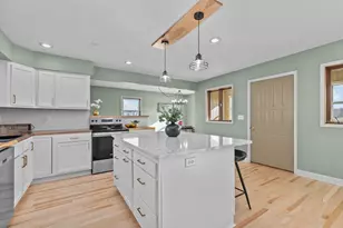 5429 Broderick Rd, Omro, WI 54963 - Photo 9