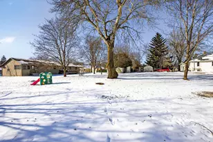 1221 Hillcrest Dr, Kaukauna, WI 54130 - Photo 25