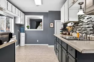 1221 Hillcrest Dr, Kaukauna, WI 54130 - Photo 11