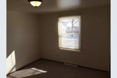 933 Shea Avenue, Green Bay, WI 54303 - Photo 13