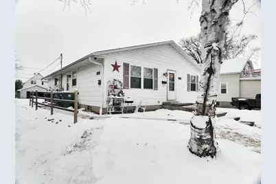 933 Shea Avenue, Green Bay, WI 54303 - Photo 1
