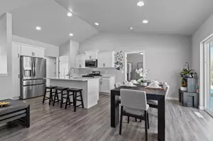 4372 Lakeland Dr, Oshkosh, WI 54904 - Photo 11