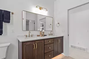 N8881 Killarney Way, Menasha, WI 54952 - Photo 25