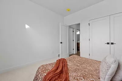 N8881 Killarney Way, Menasha, WI 54952 - Photo 33