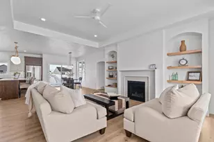 N8881 Killarney Way, Menasha, WI 54952 - Photo 7