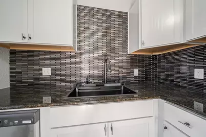 1303 W Prospect Avenue, Appleton, WI 54914 - Photo 11