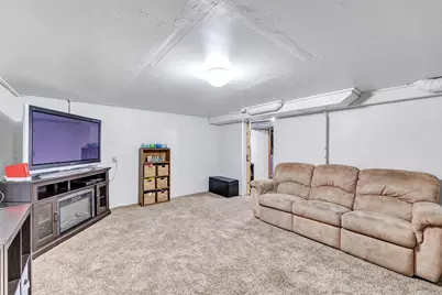 203 E Glenbrook Drive, Pulaski, WI 54162 - Photo 13