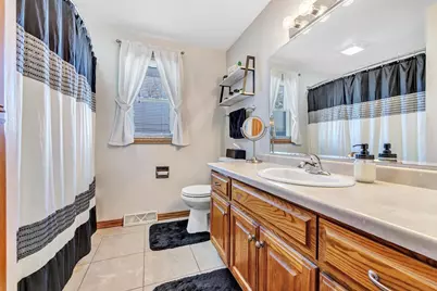 203 E Glenbrook Drive, Pulaski, WI 54162 - Photo 11