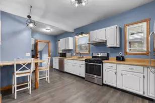 219 W 16th Ave, Oshkosh, WI 54902 - Photo 13