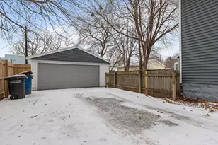219 W 16th Ave, Oshkosh, WI 54902 - Photo 5