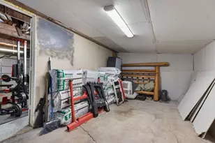 219 W 16th Ave, Oshkosh, WI 54902 - Photo 39