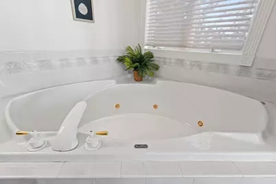 2710 Shorewood Drive, Oshkosh, WI 54901 - Photo 45