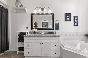 2710 Shorewood Dr, Oshkosh, WI 54901 - Photo 47