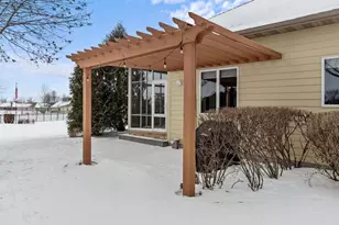 900 Clover Ct, Menasha, WI 54952 - Photo 5