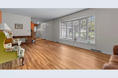 1211 Park Ridge Avenue, Oshkosh, WI 54901 - Photo 7