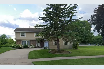 1211 Park Ridge Avenue, Oshkosh, WI 54901 - Photo 1