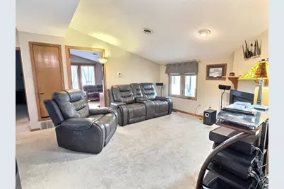 450 N Campbell Road #D3, Oshkosh, WI 54902 - Photo 3