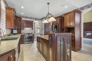 324 E Haddonstone Dr, Appleton, WI 54913 - Photo 9