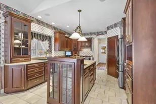 324 E Haddonstone Dr, Appleton, WI 54913 - Photo 11