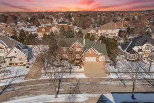 324 E Haddonstone Dr, Appleton, WI 54913 - Photo 3