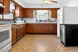 516 W 10th St, Kaukauna, WI 54130 - Photo 7