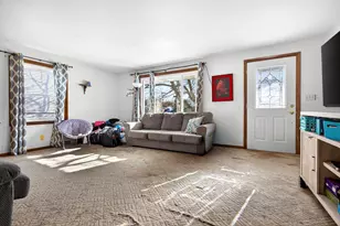 516 W 10th St, Kaukauna, WI 54130 - Photo 3