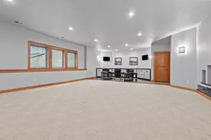 448 Harvest Rd, Green Bay, WI 54302 - Photo 37