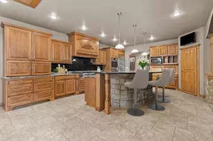 448 Harvest Rd, Green Bay, WI 54302 - Photo 7