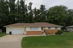 640 S Waupaca St, Wautoma, WI 54982 - Photo 1