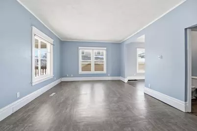 513 Evans Street, Oshkosh, WI 54901 - Photo 3