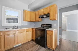 513 Evans St, Oshkosh, WI 54901 - Photo 9