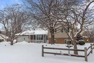 1258 Circle Dr, Green Bay, WI 54313 - Photo 5
