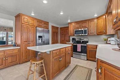 1258 Circle Drive, Green Bay, WI 54313 - Photo 7